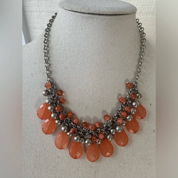 Drippy peach orange dangle bead necklace - Picture 1 of 4